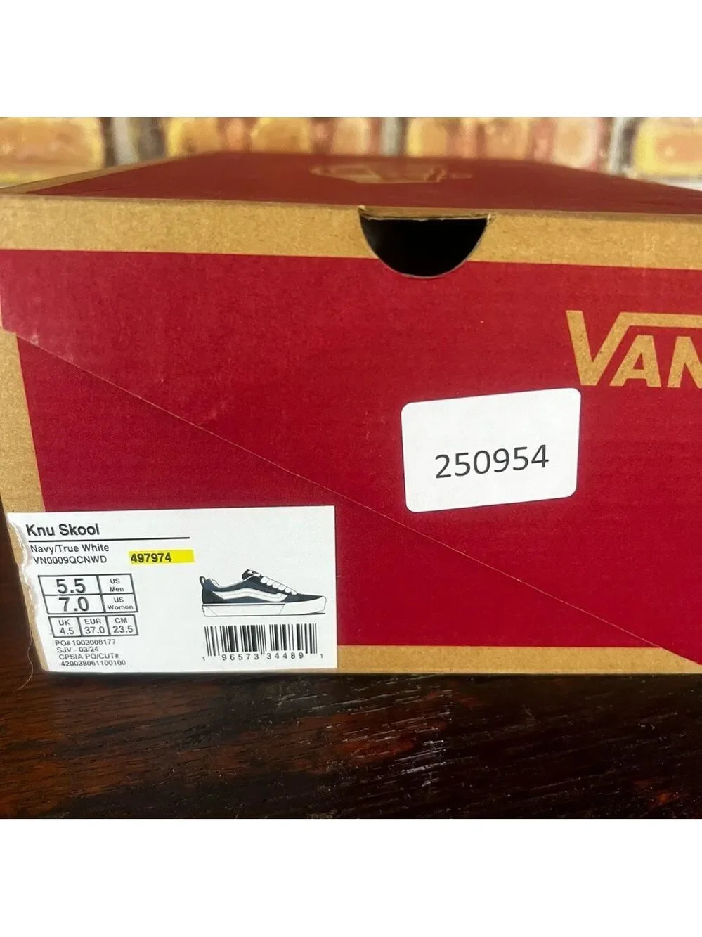 VANS NEW Unisex Knu Skool Shoe Size 7 or 5.5 #B1528A